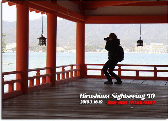 �����_��