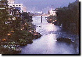 夜の吉田川